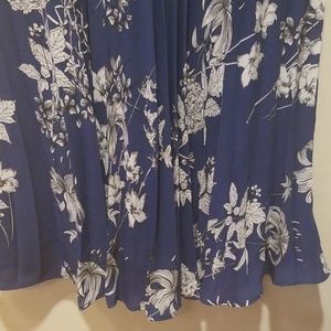 Banana Republic Dresses - Banana Republic Floral Dress 4 Banana Republic Dresses - Banana Republic Floral Dress 4